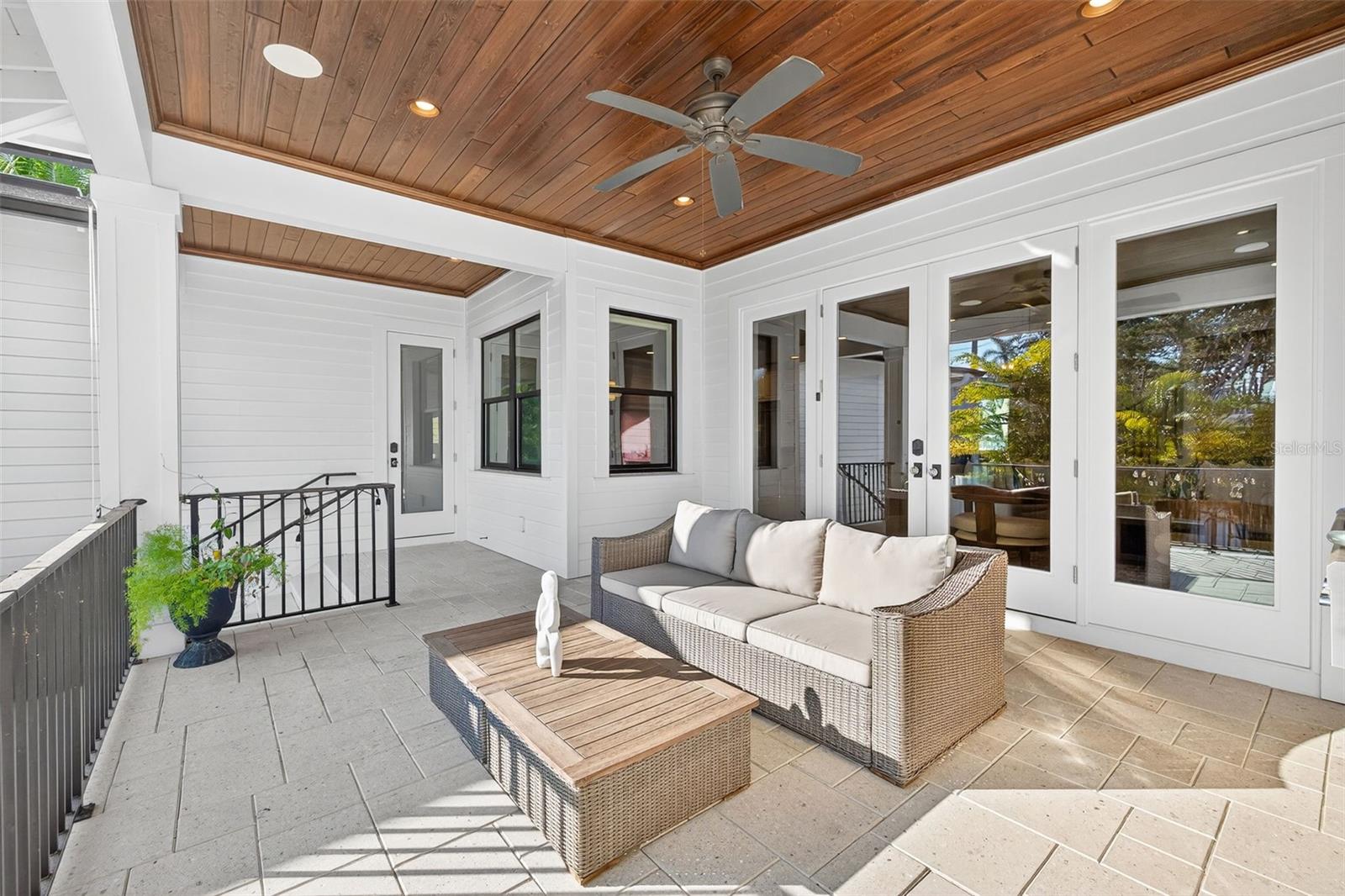 TB8458098 Property Photo