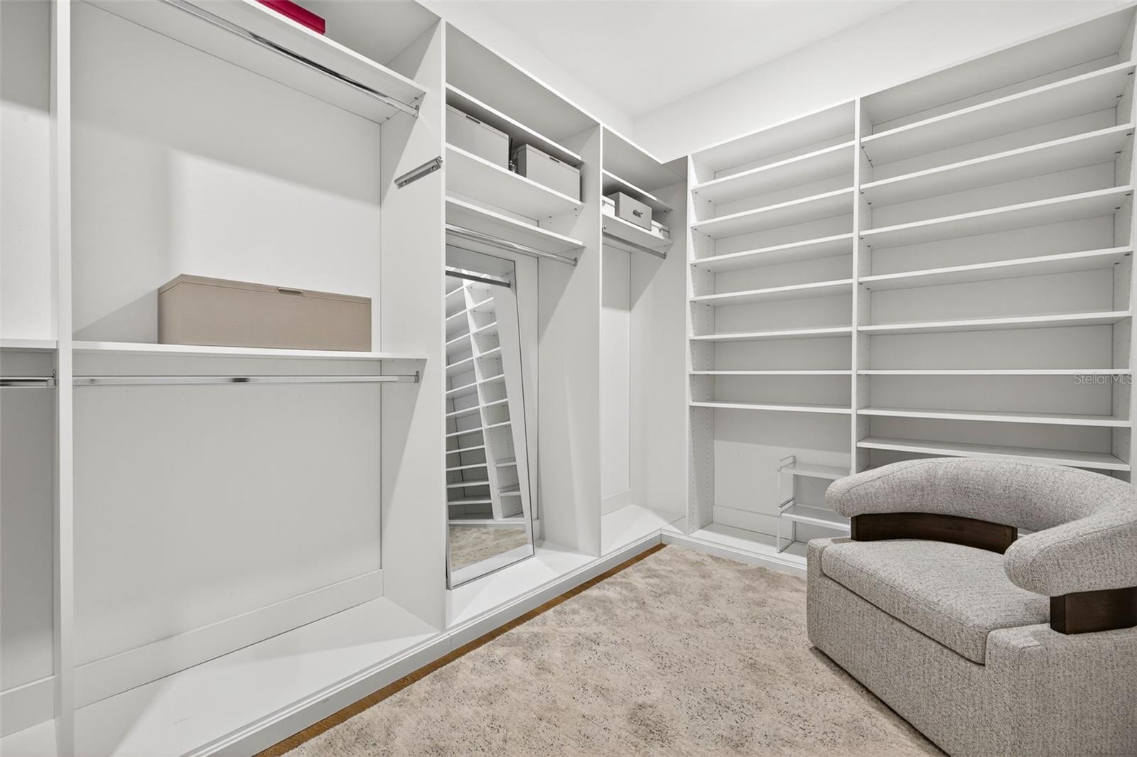 TB8458098 Property Photo