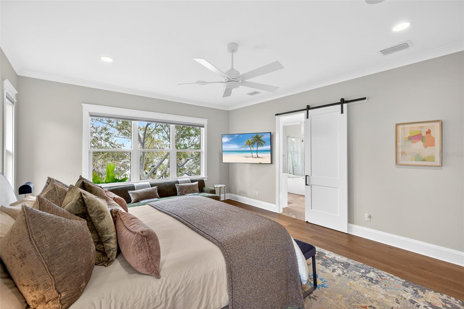 TB8458098 Property Photo