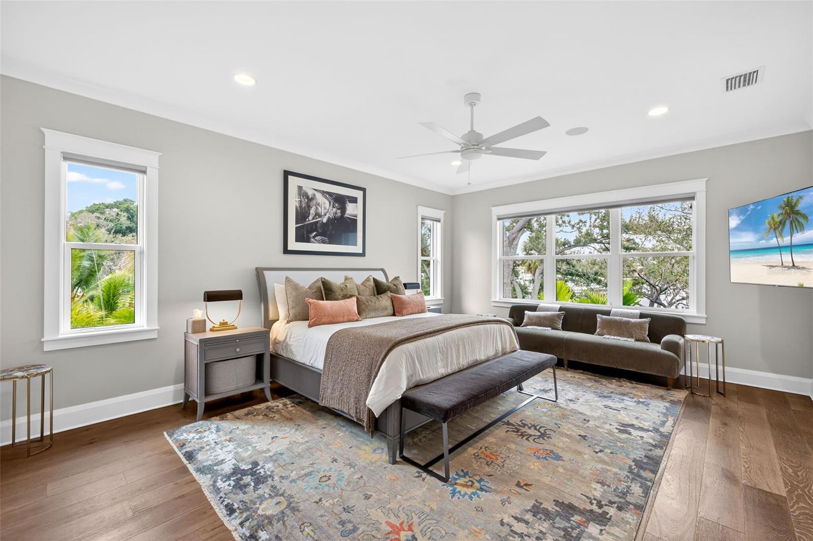 TB8458098 Property Photo