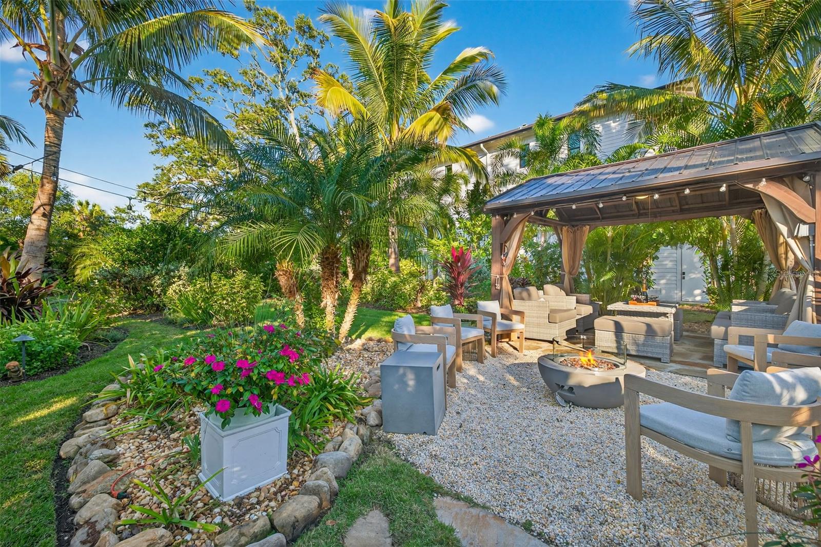 TB8458098 Property Photo