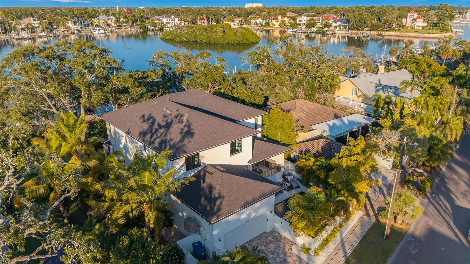 TB8458098 Property Photo