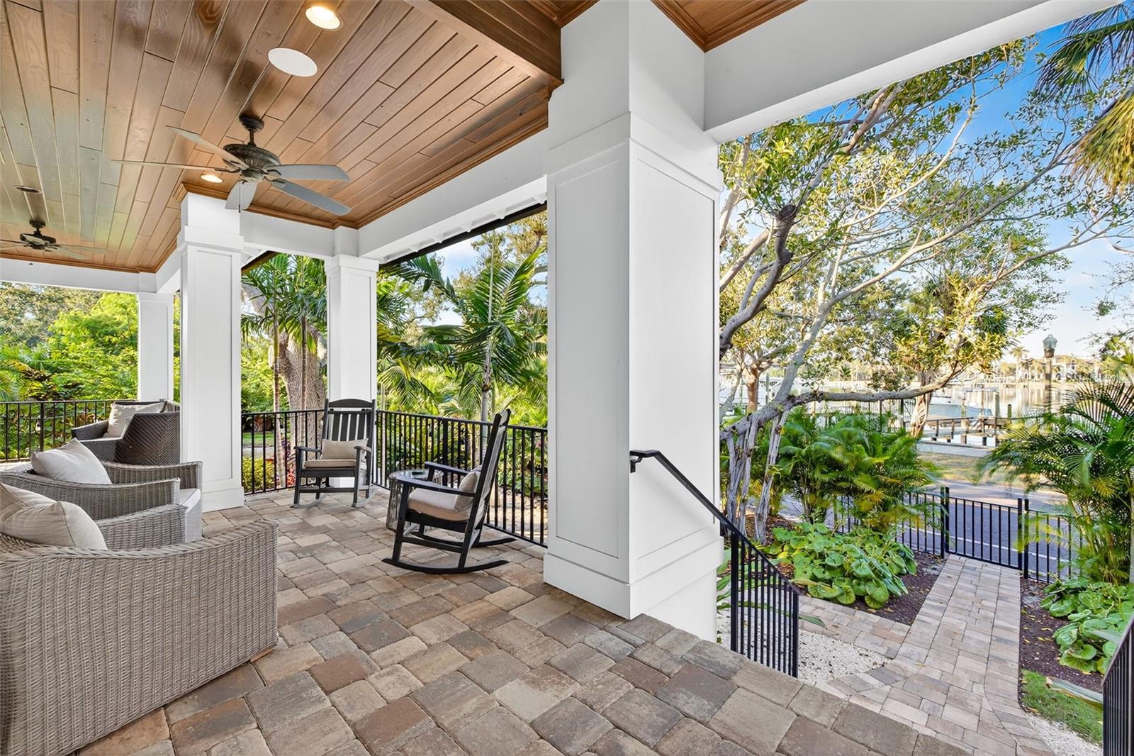 TB8458098 Property Photo