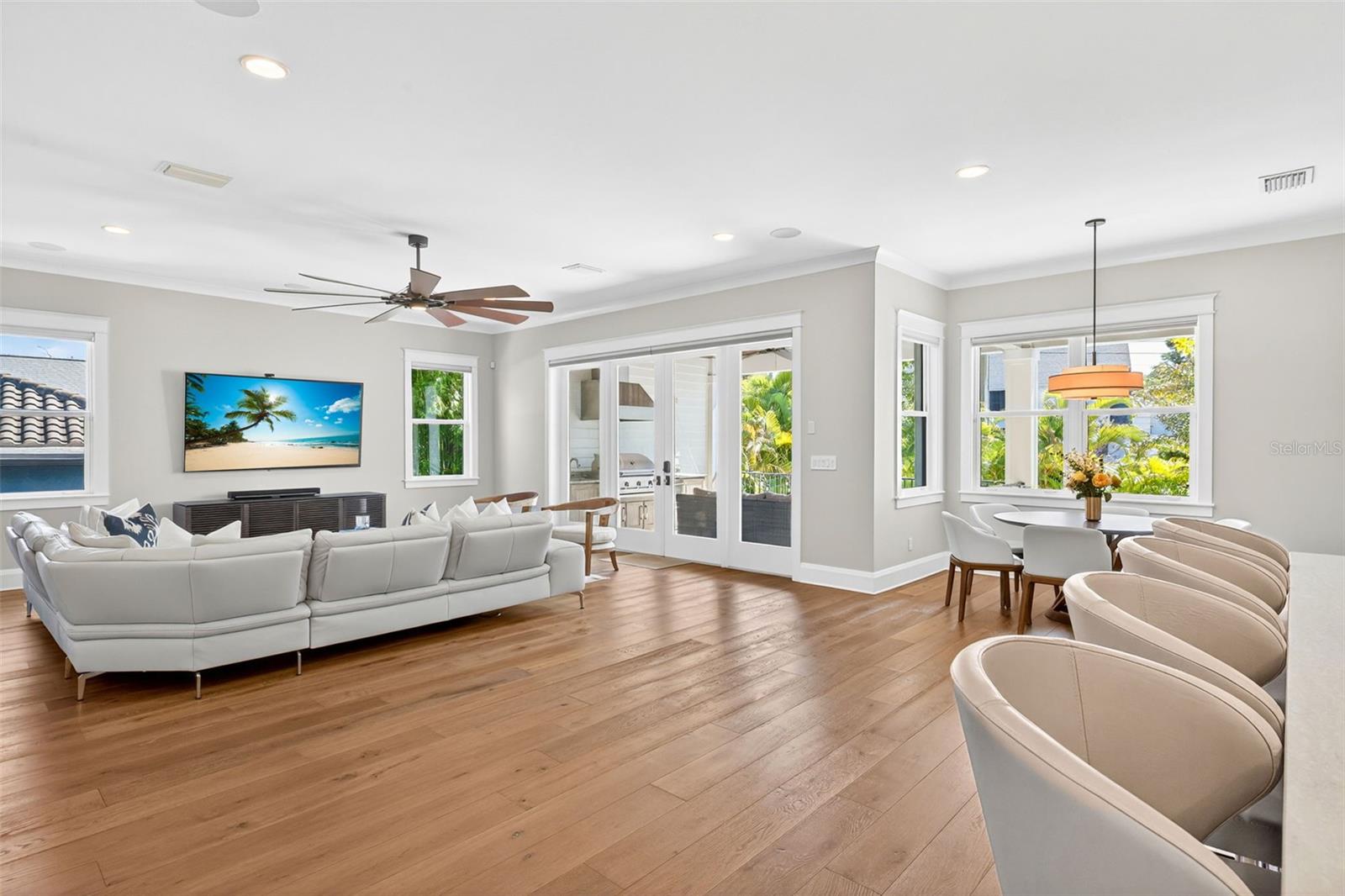 TB8458098 Property Photo