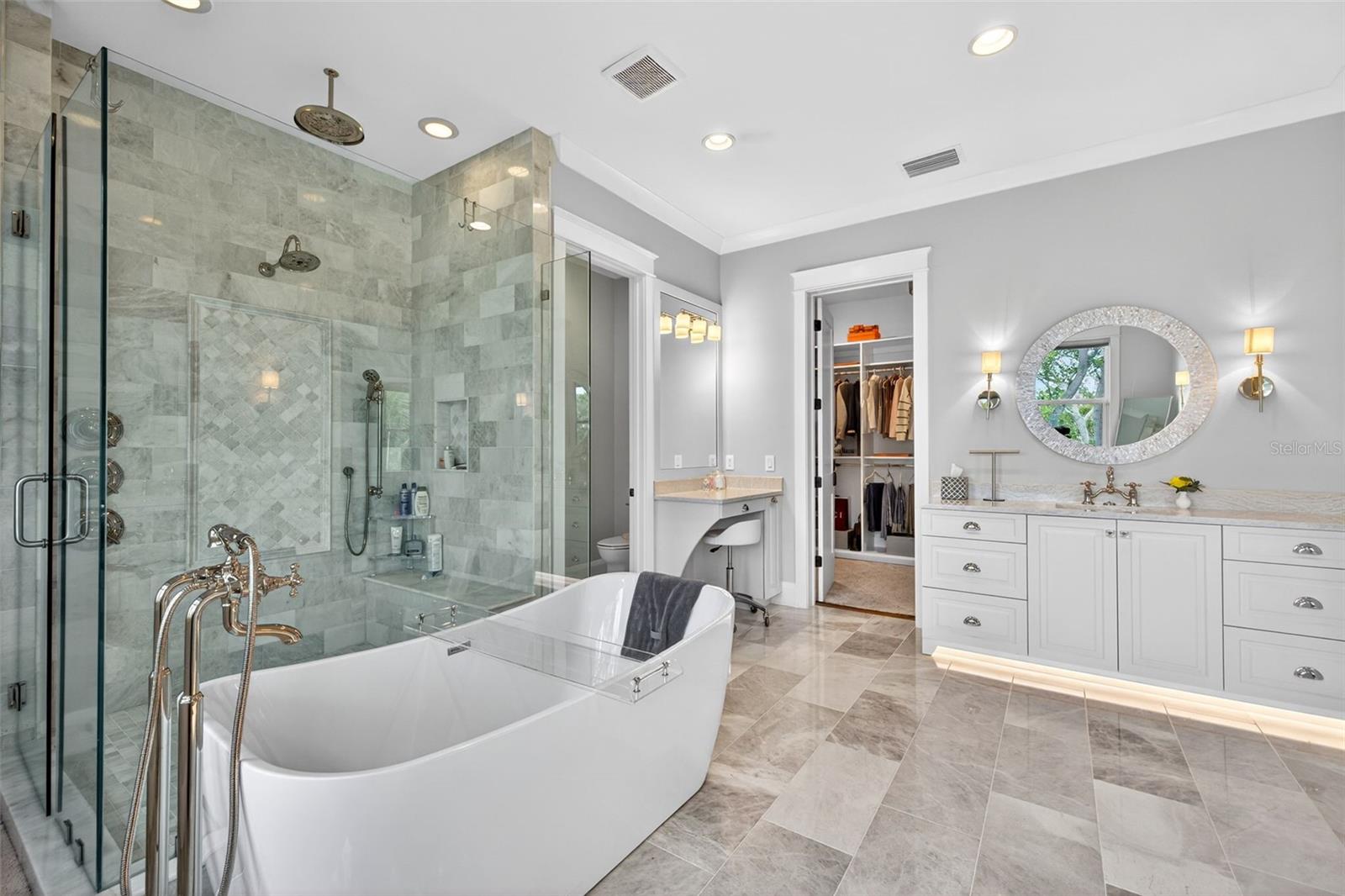 TB8458098 Property Photo