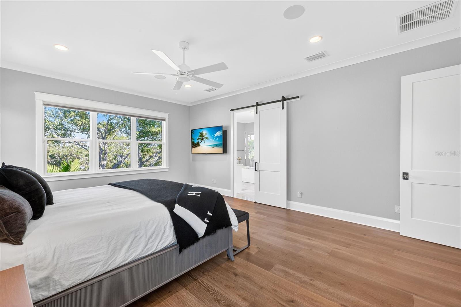 TB8458098 Property Photo