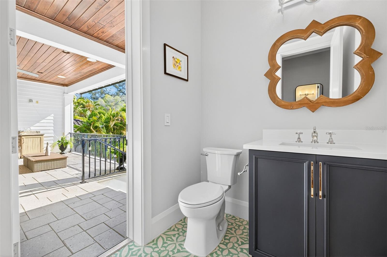 TB8458098 Property Photo