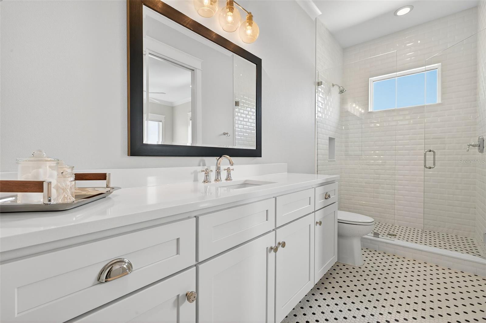 TB8458098 Property Photo