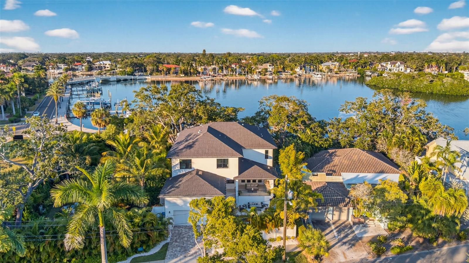 TB8458098 Property Photo