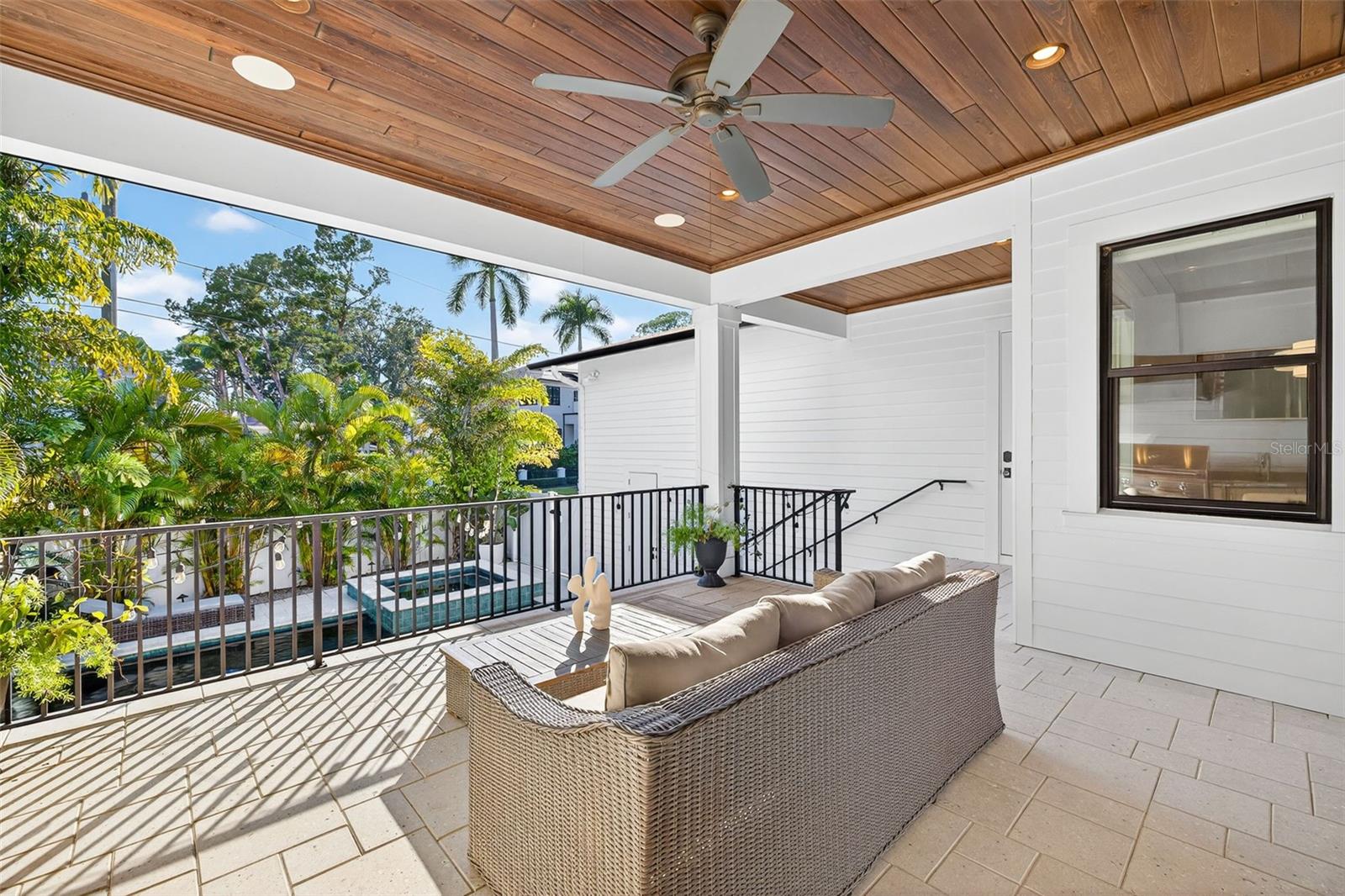 TB8458098 Property Photo