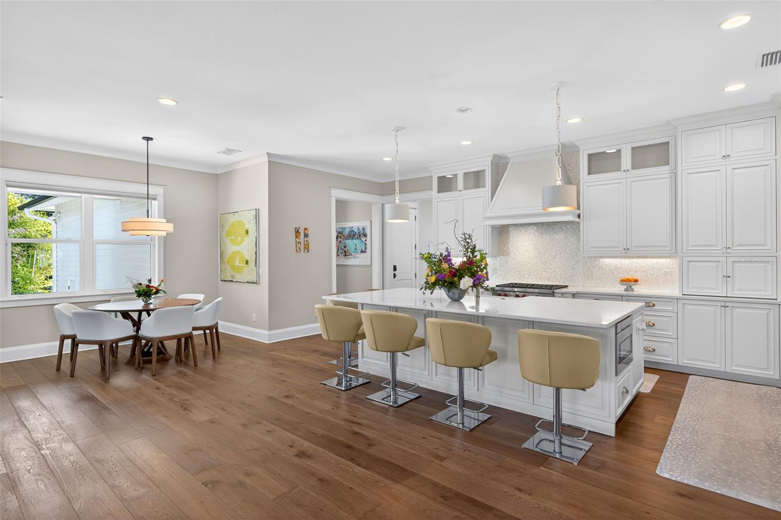 TB8458098 Property Photo