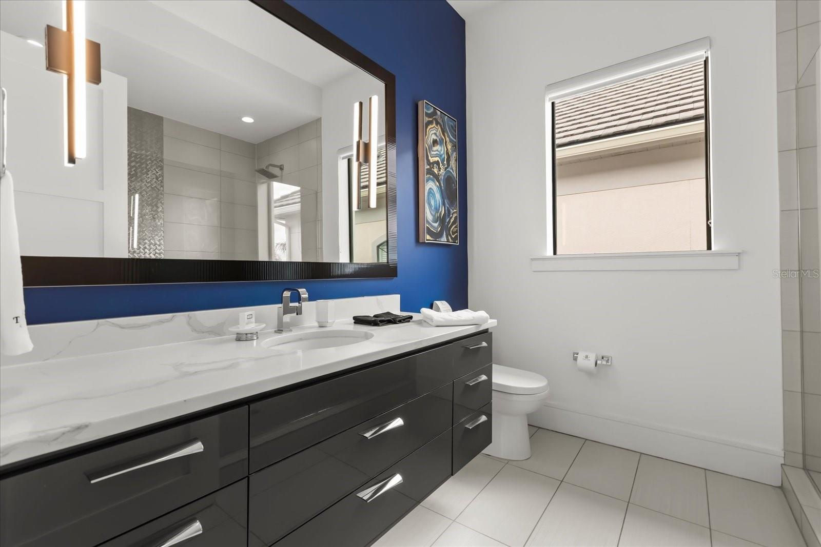 O6368817 Property Photo