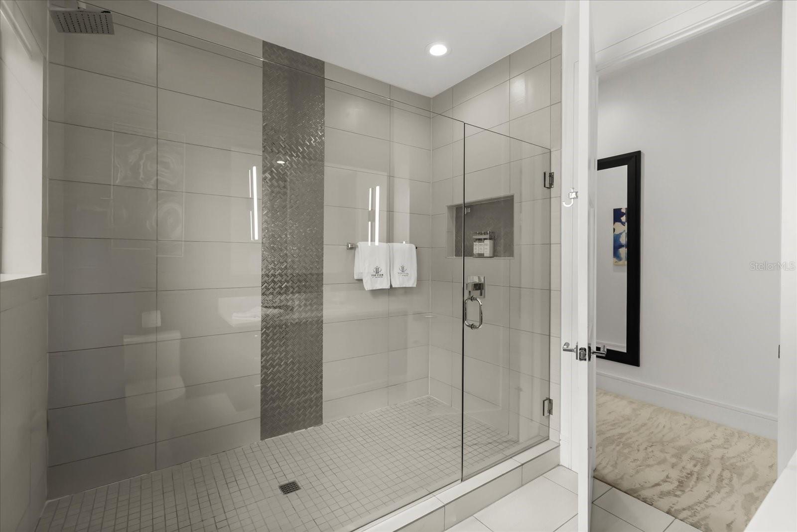 O6368817 Property Photo