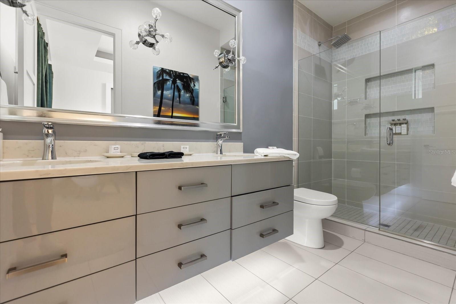 O6368817 Property Photo