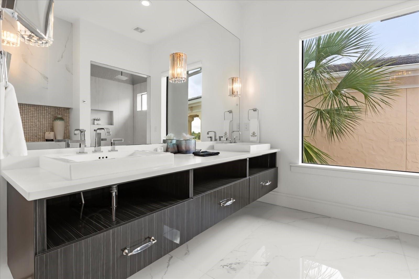 O6368817 Property Photo