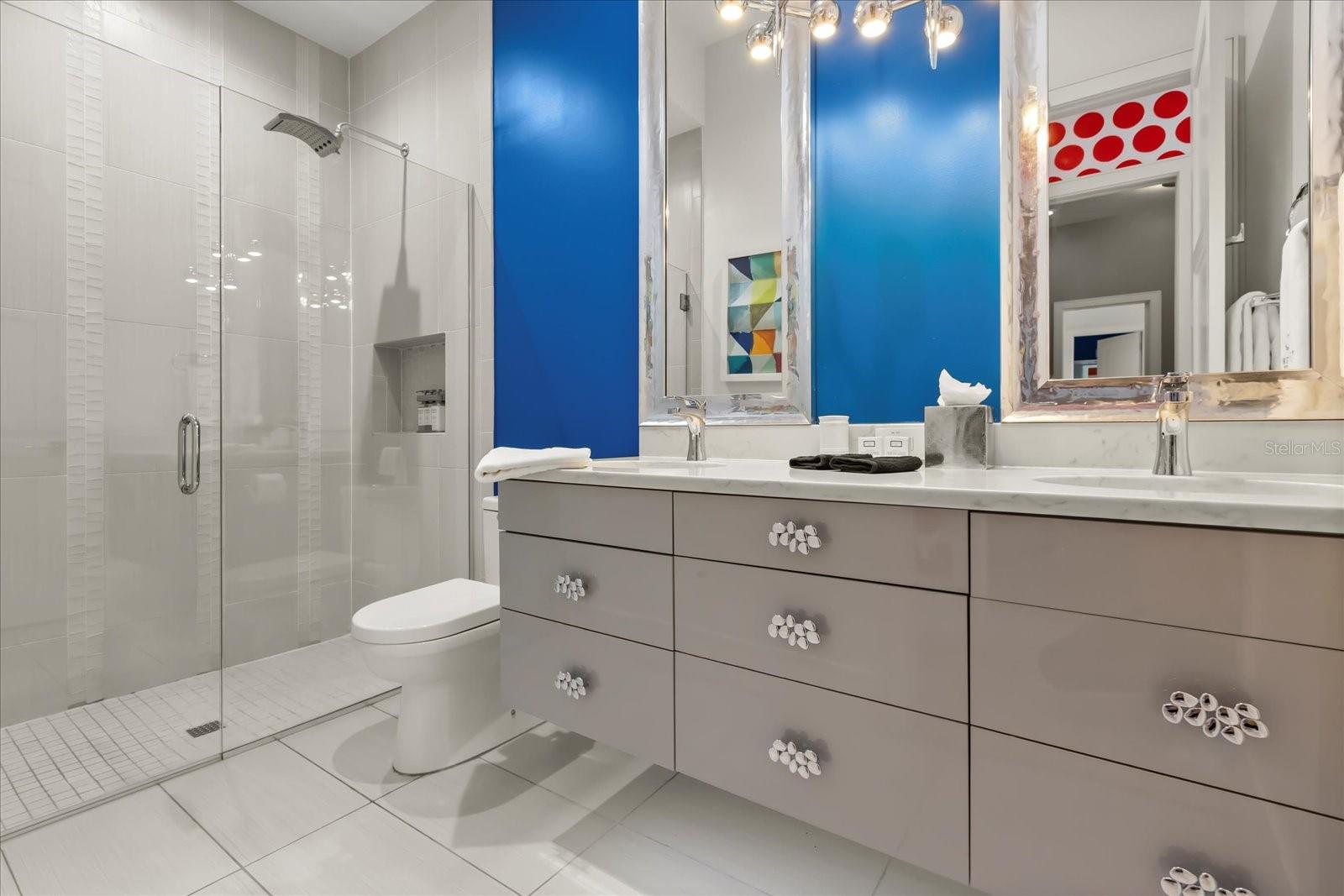 O6368817 Property Photo