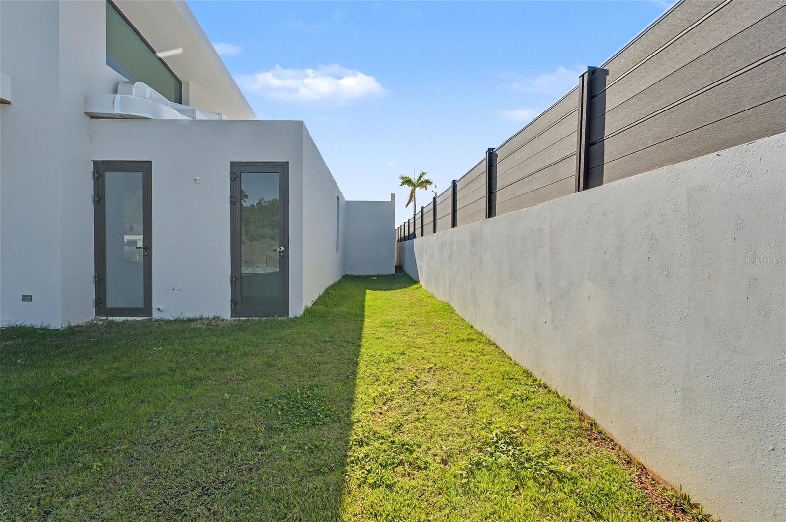 PR9118148 Property Photo