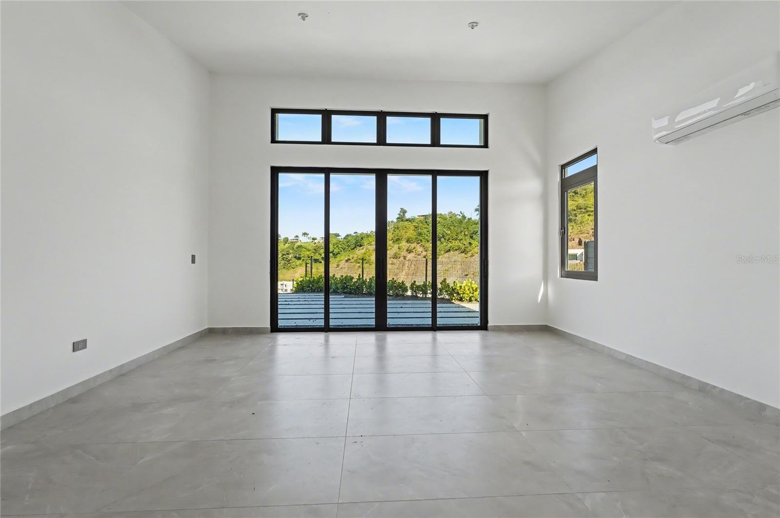 PR9118148 Property Photo