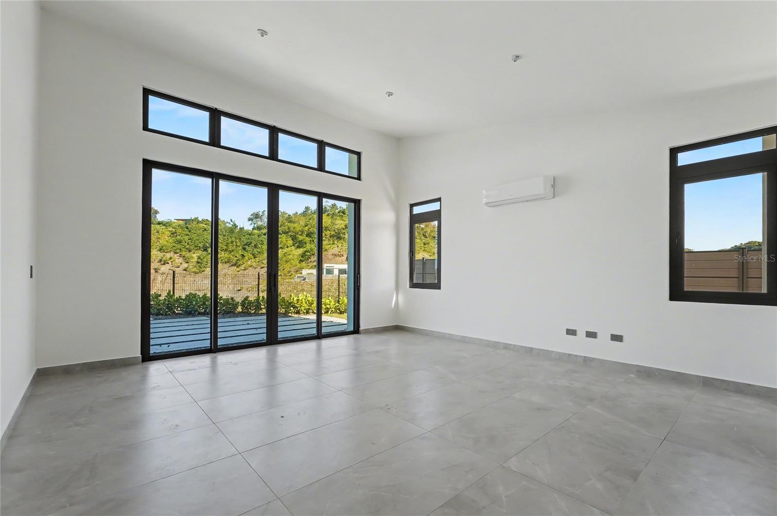 PR9118148 Property Photo