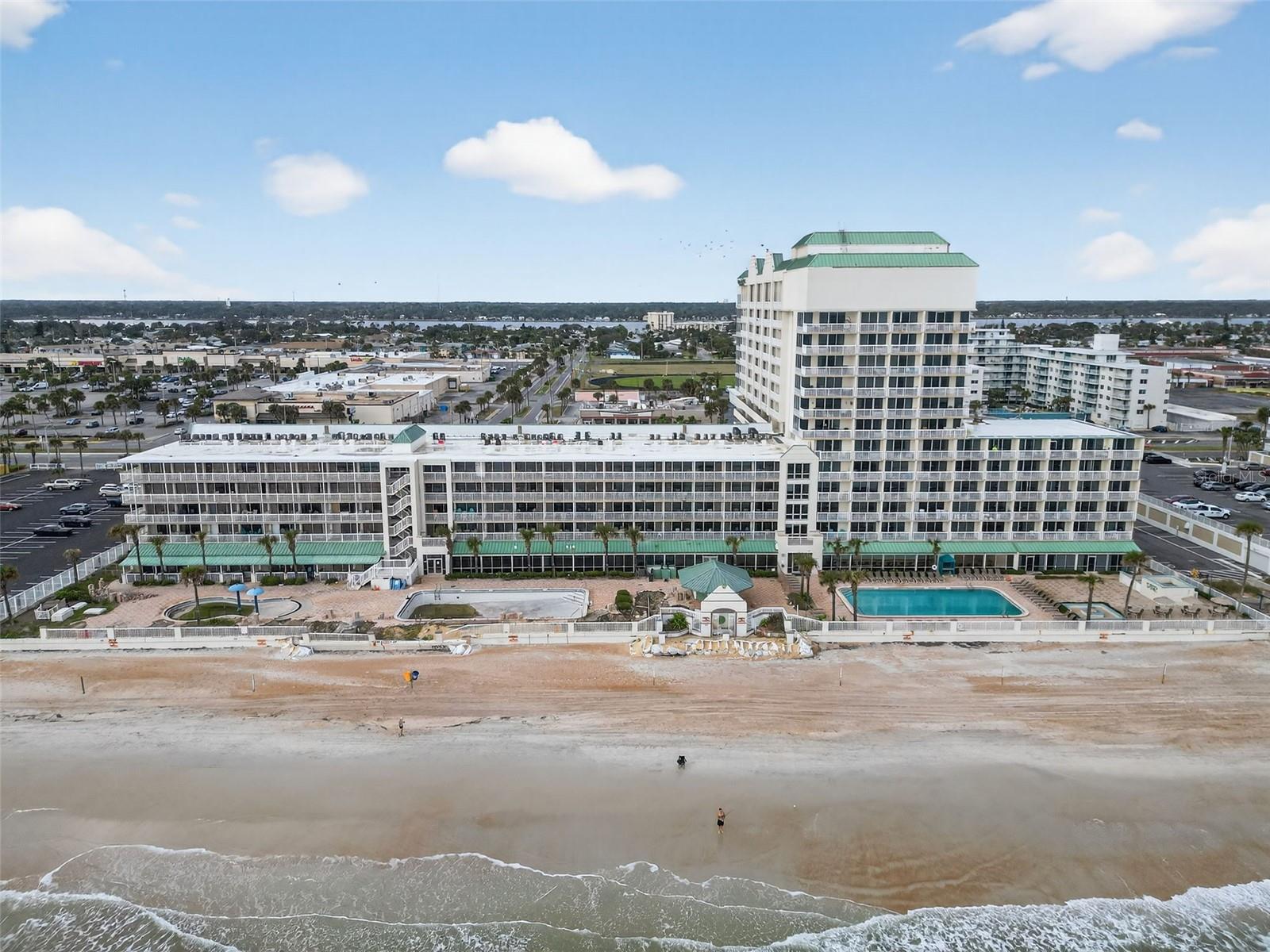 V4946406 Property Photo