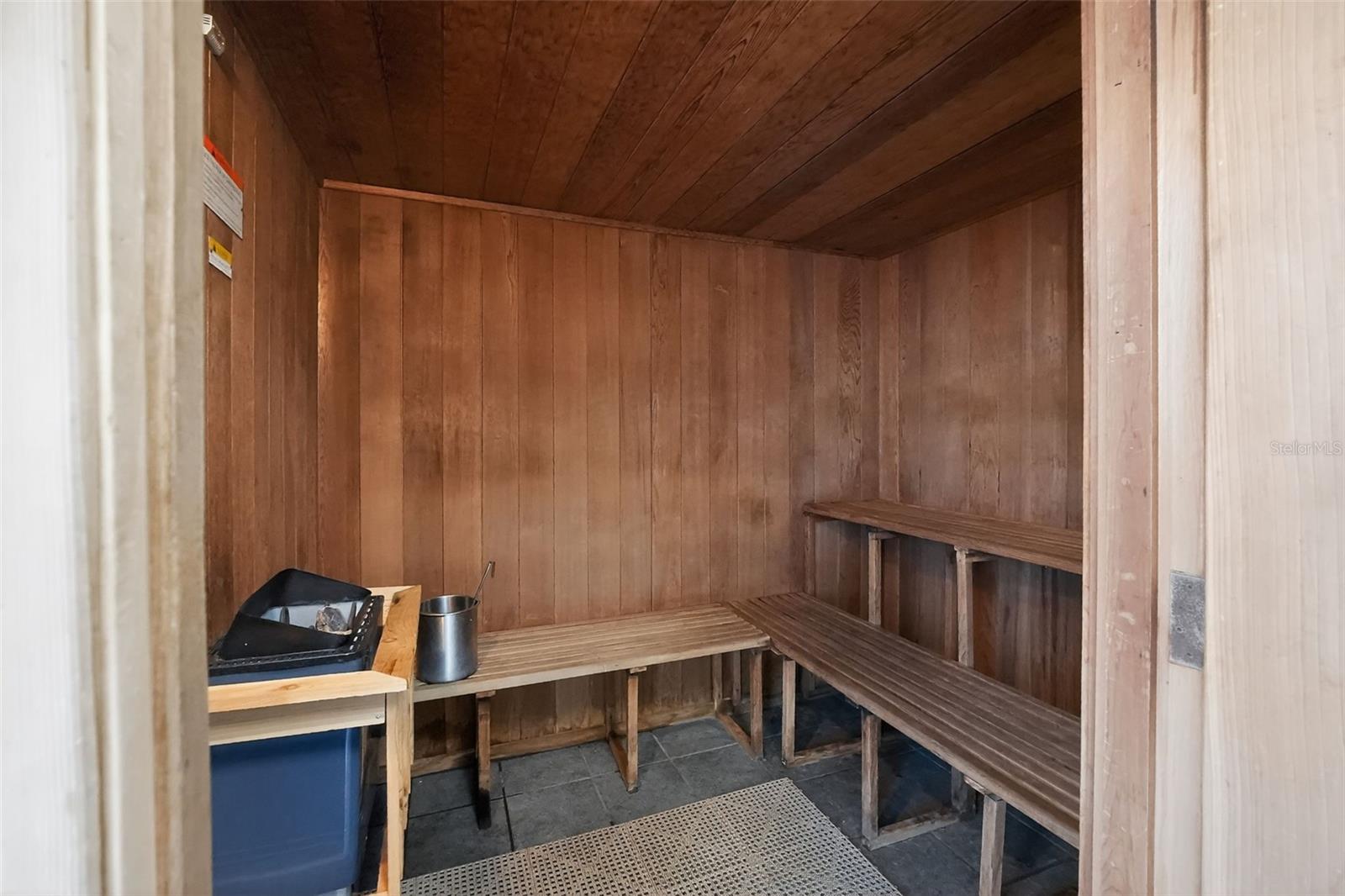 V4946406 Property Photo