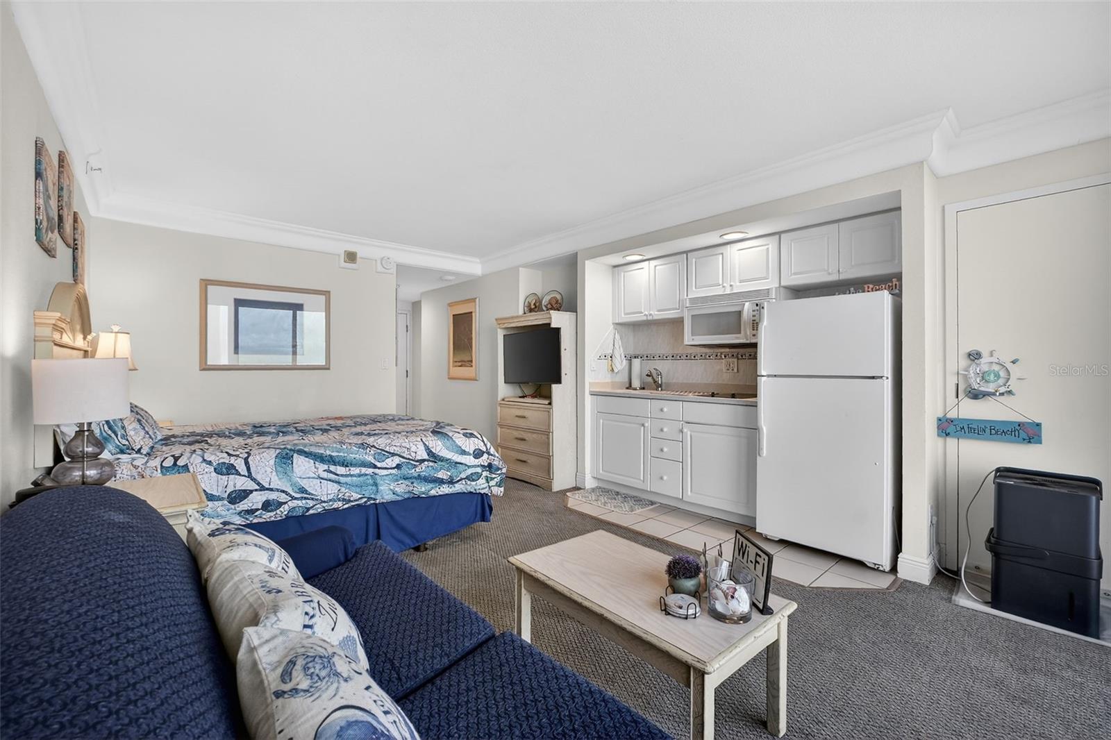 V4946406 Property Photo