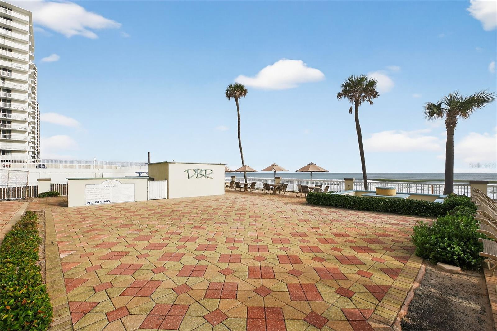 V4946406 Property Photo