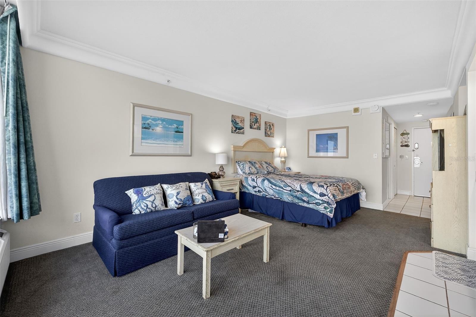 V4946406 Property Photo