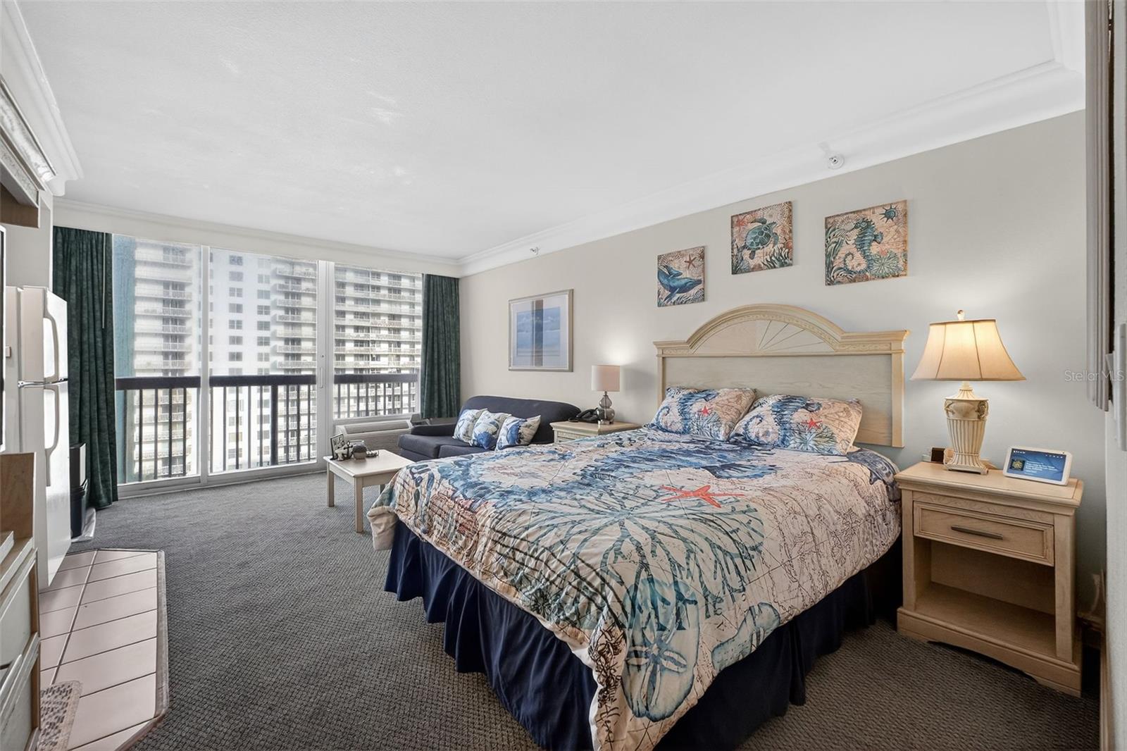 V4946406 Property Photo