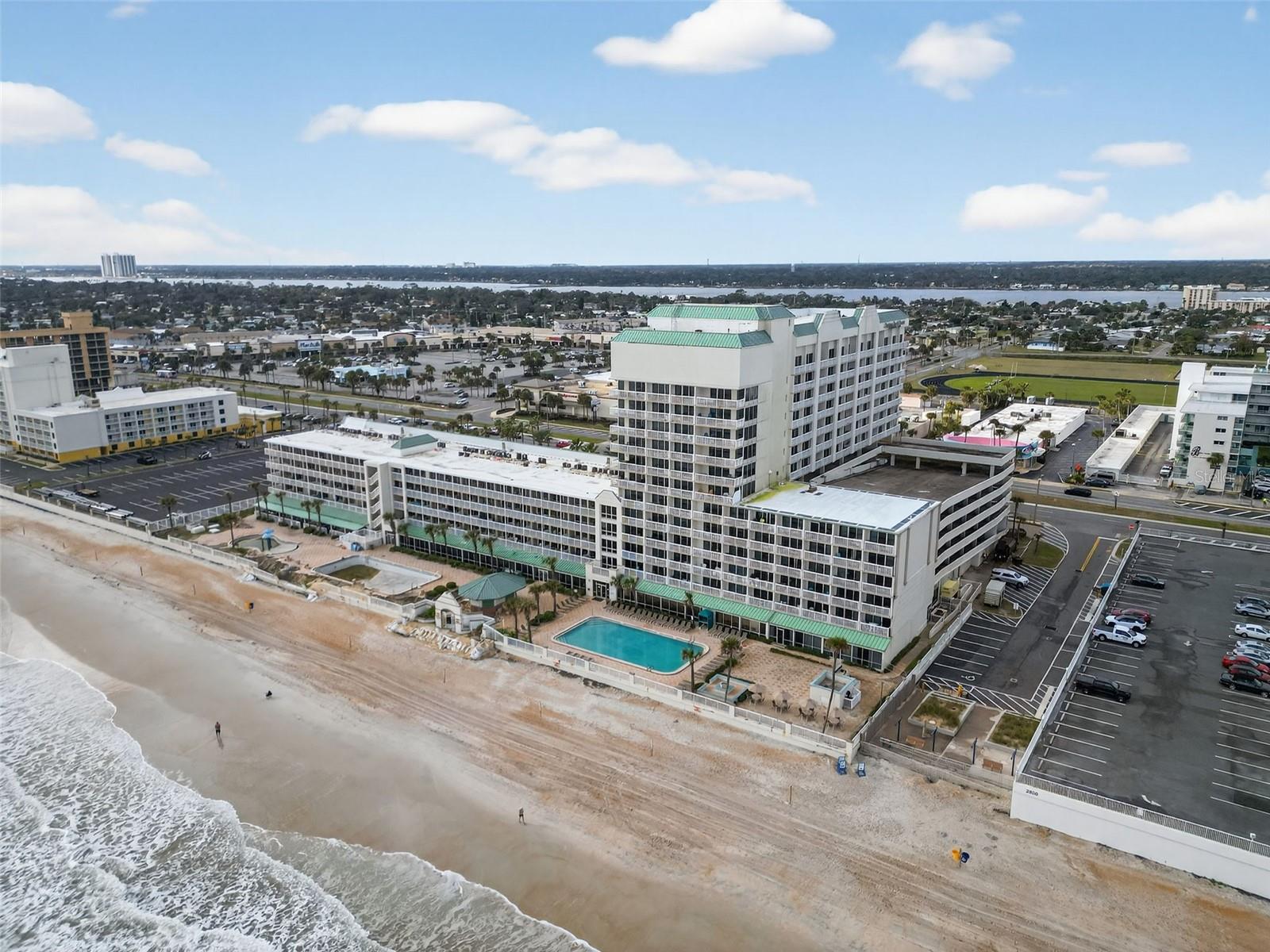 V4946406 Property Photo