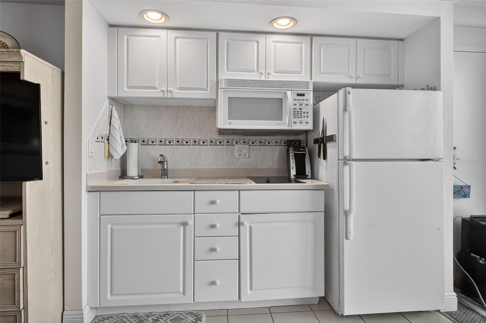 V4946406 Property Photo