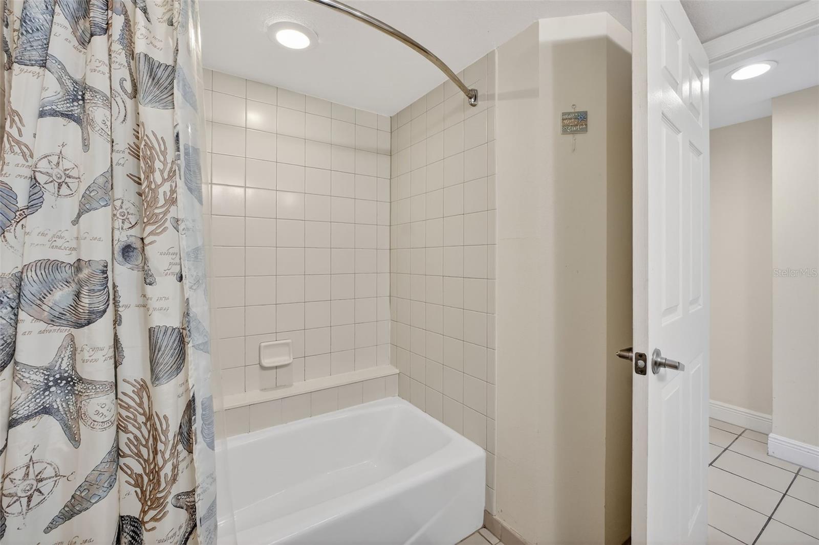 V4946406 Property Photo