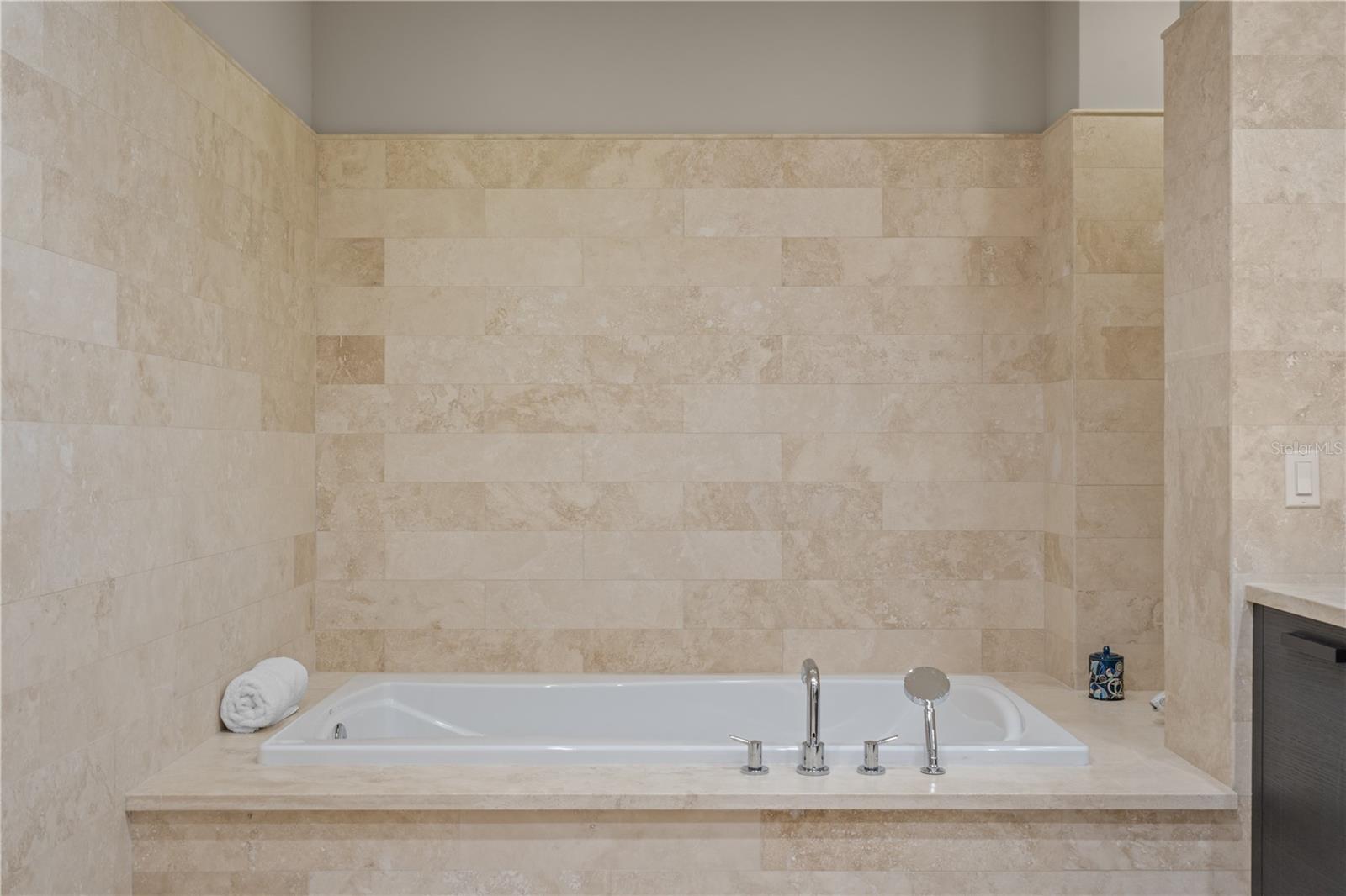 PR9118152 Property Photo