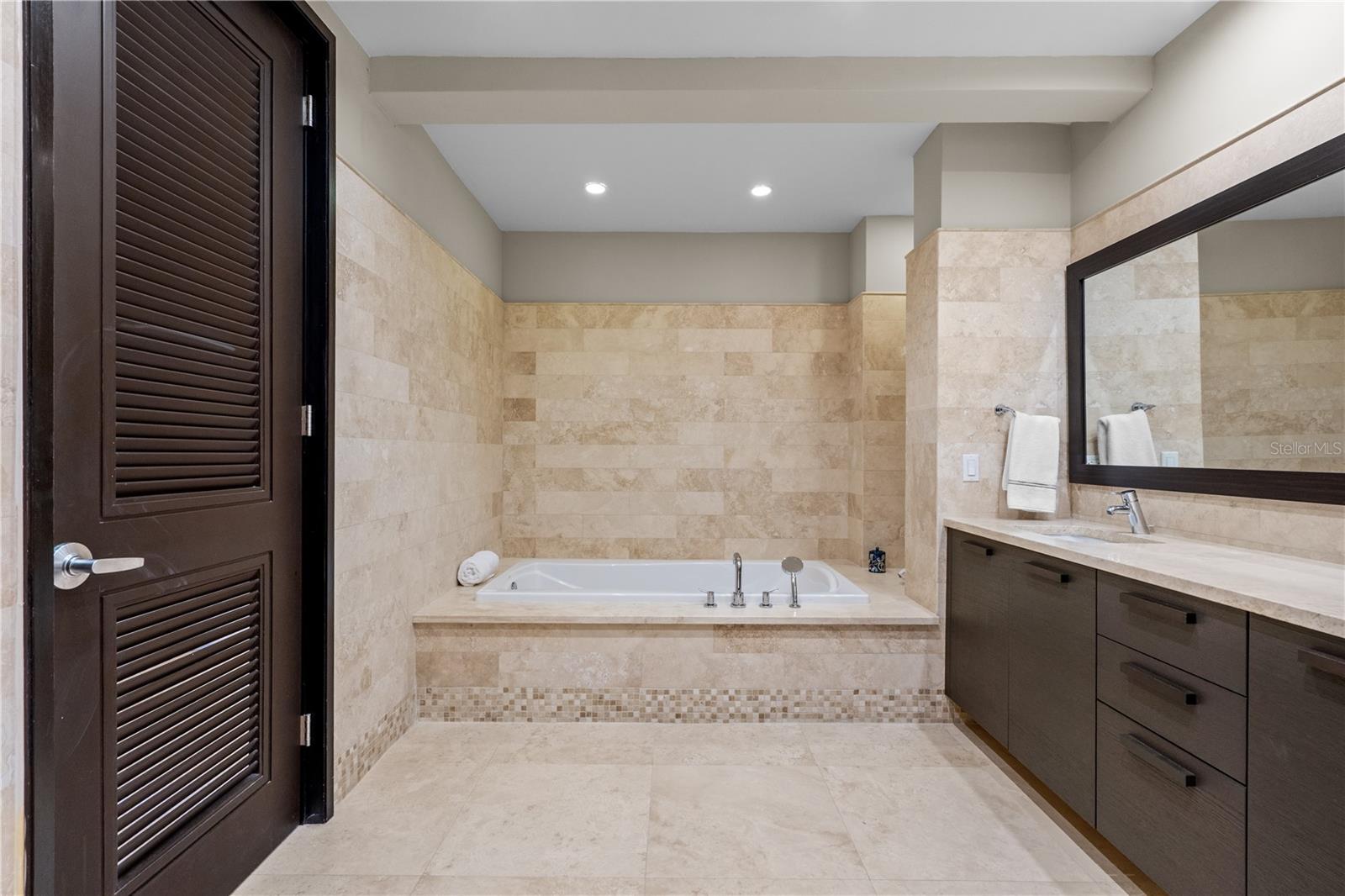 PR9118152 Property Photo