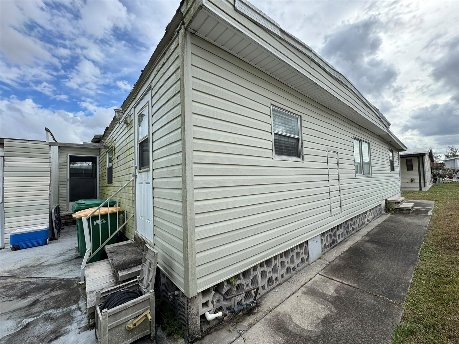 C7519310 Property Photo