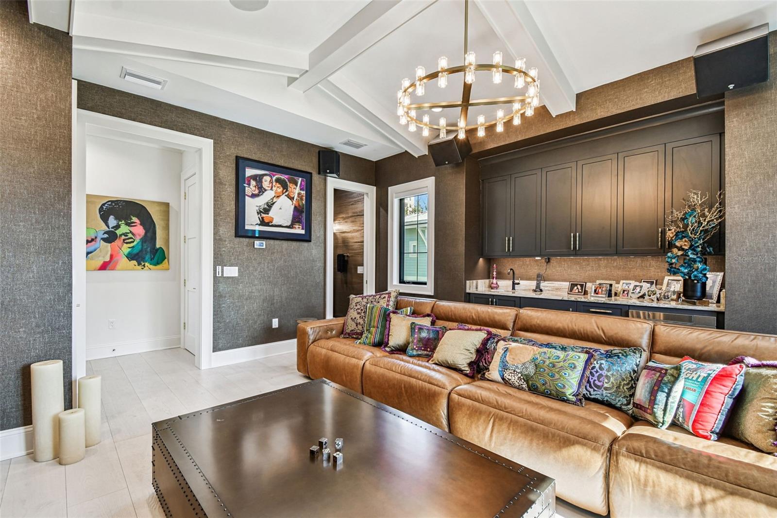 TB8458302 Property Photo