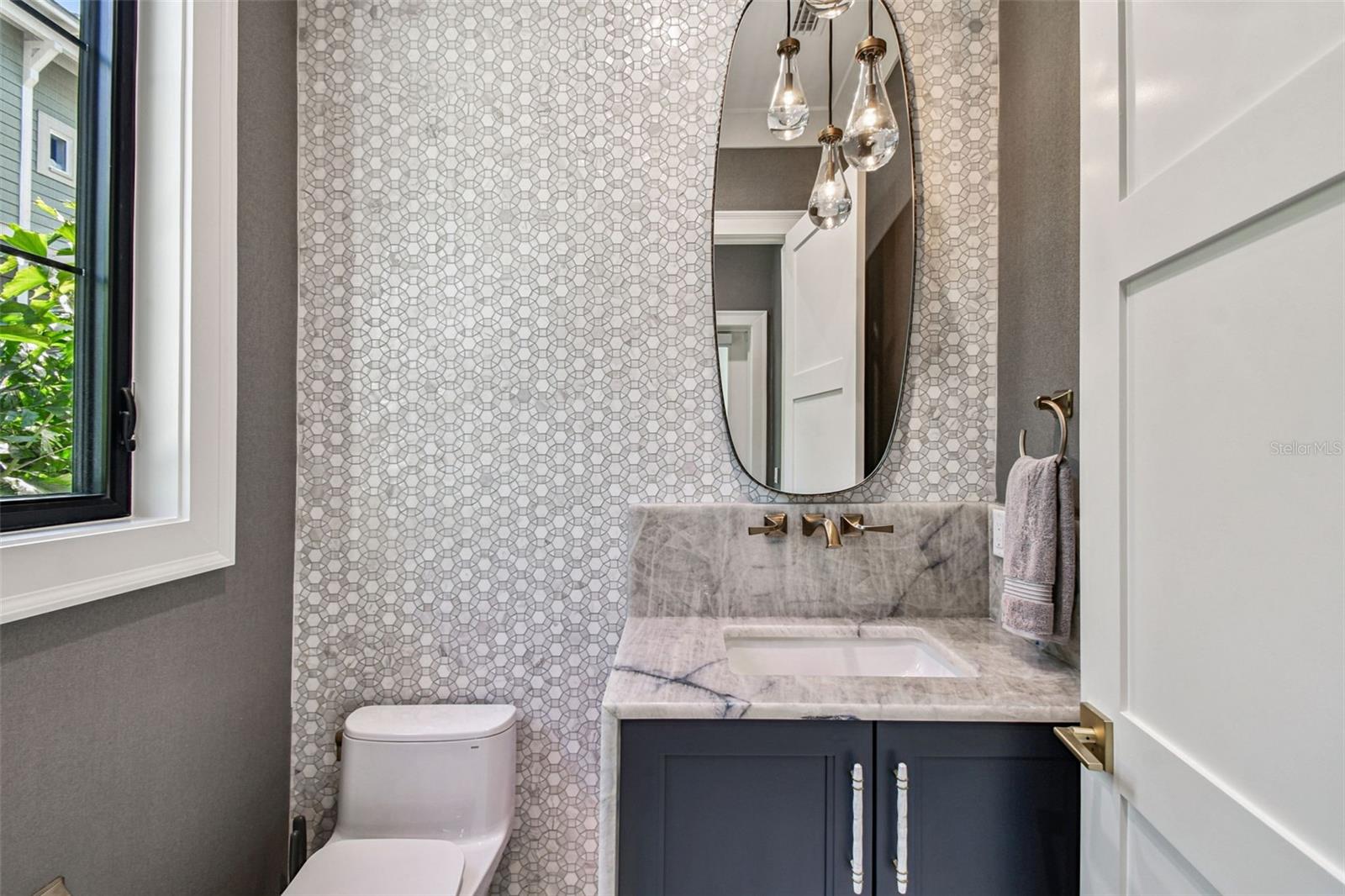 TB8458302 Property Photo