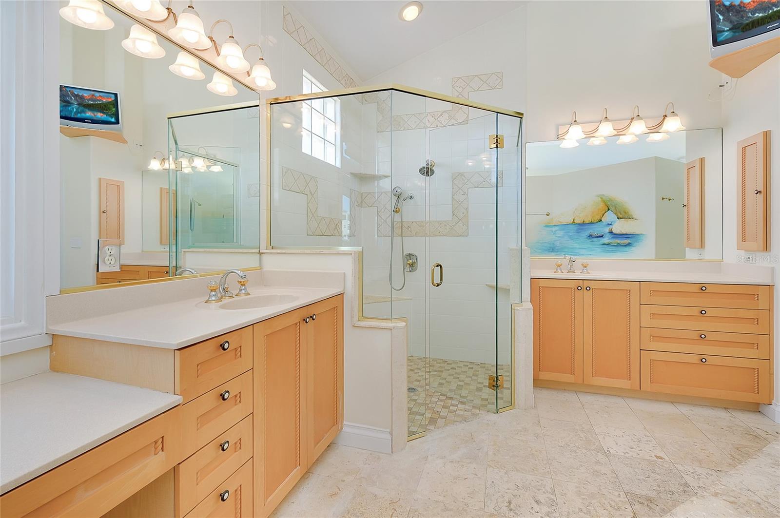 N6142028 Property Photo