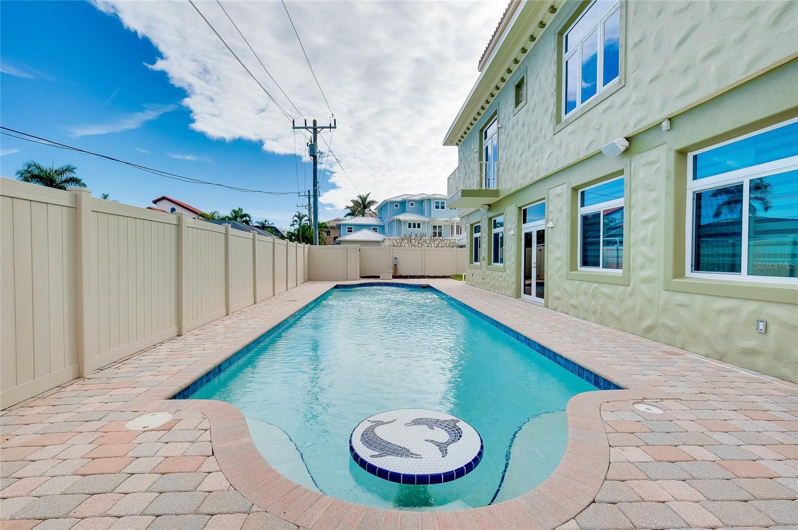 N6142028 Property Photo