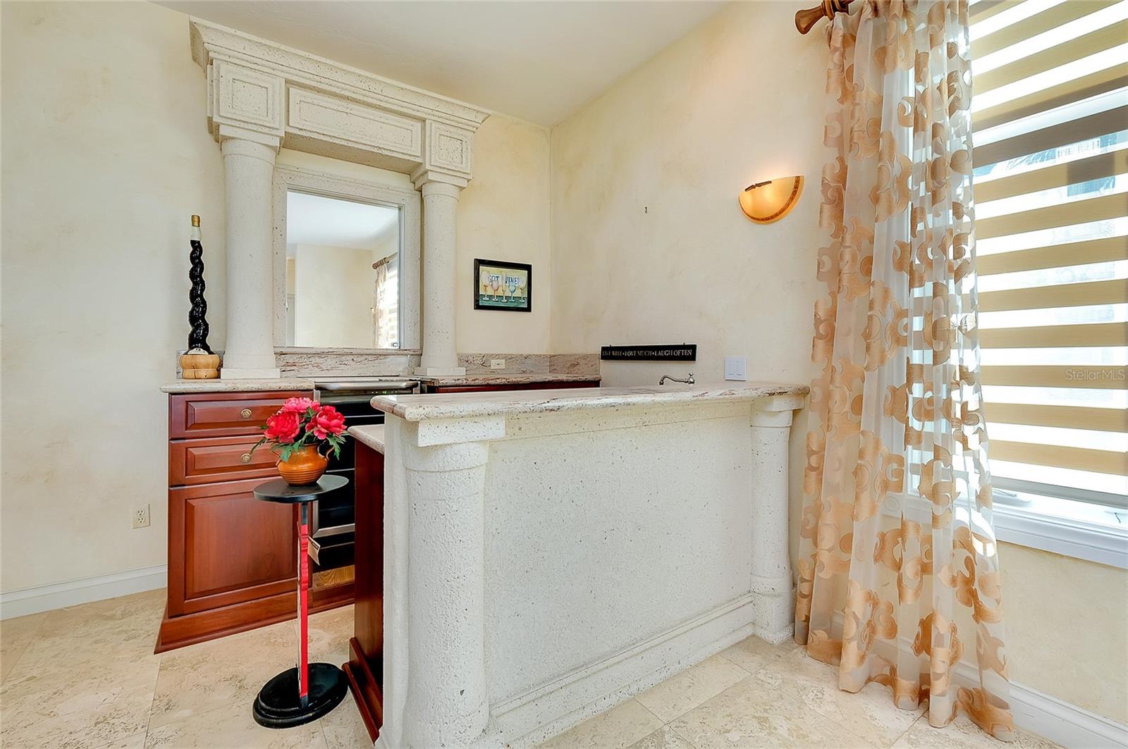 N6142028 Property Photo