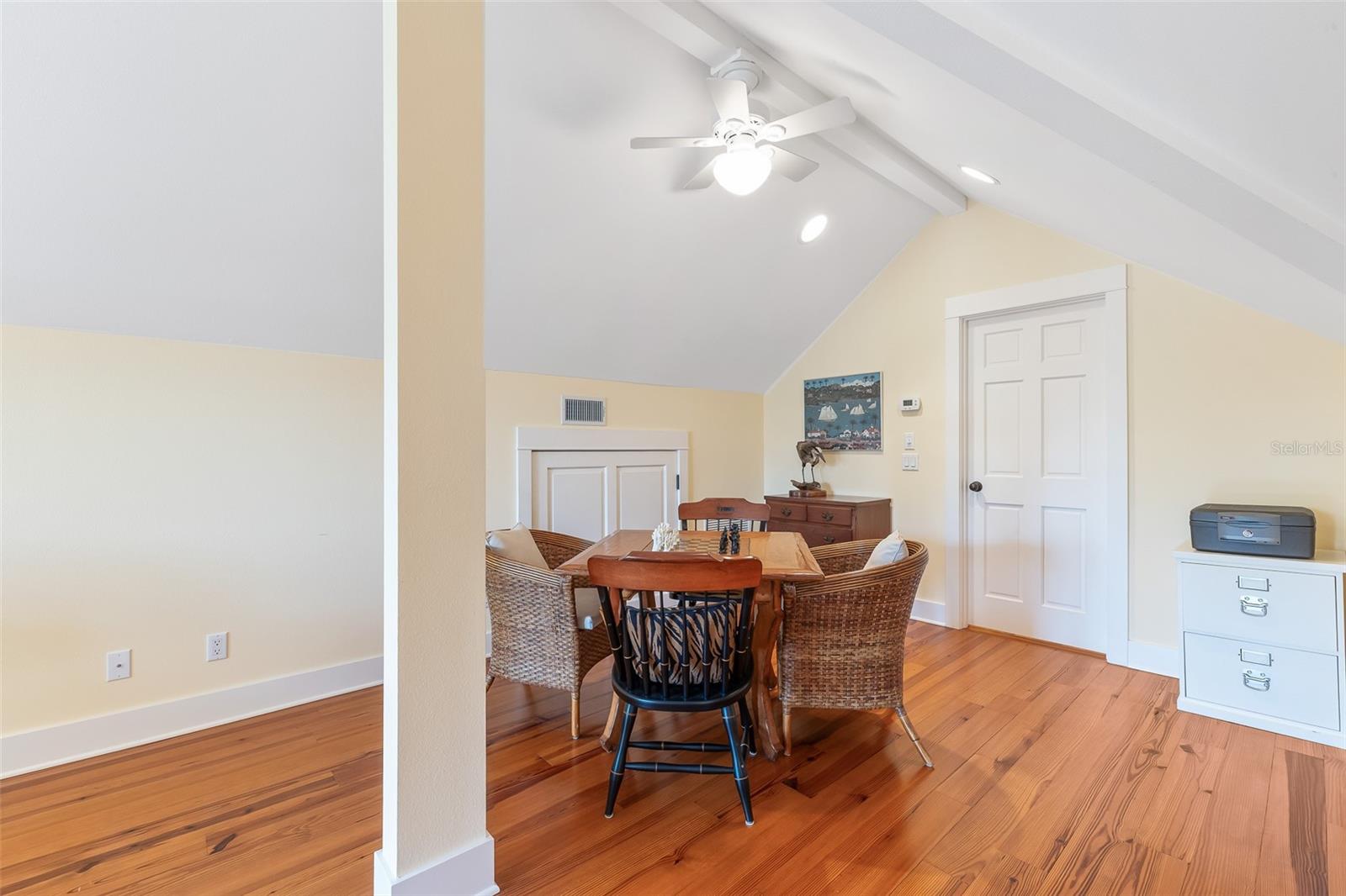 D6145289 Property Photo