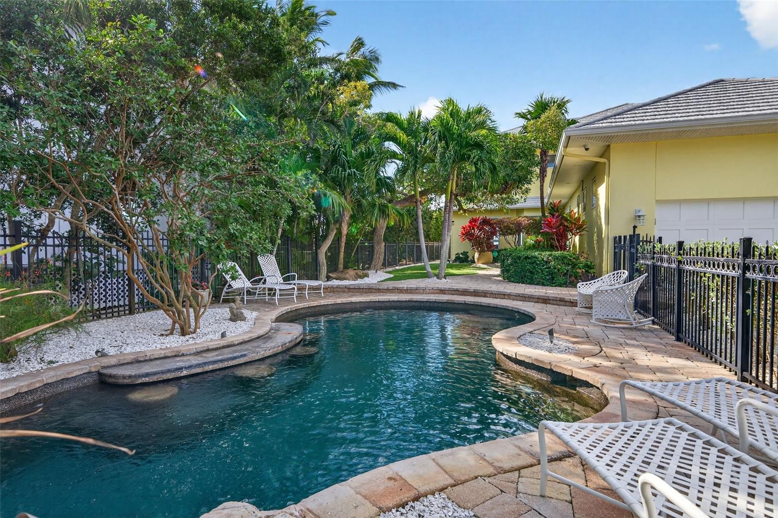 A4676052 Property Photo