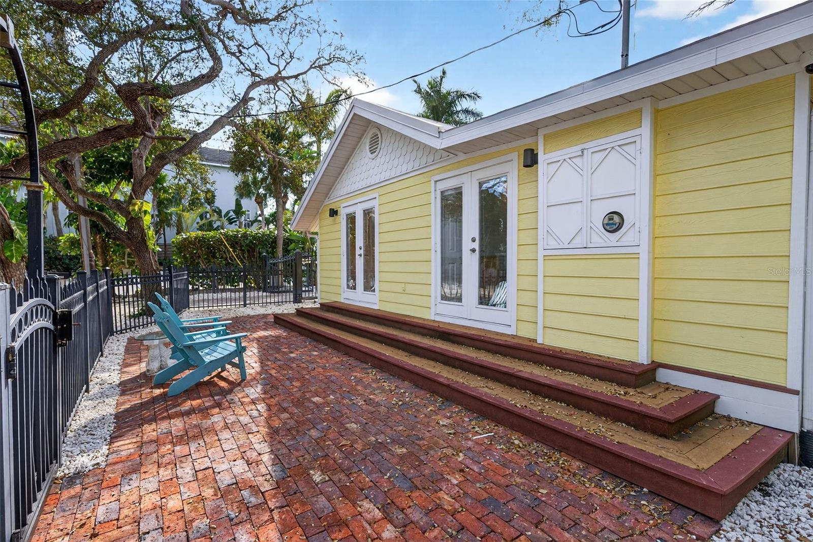 A4676052 Property Photo