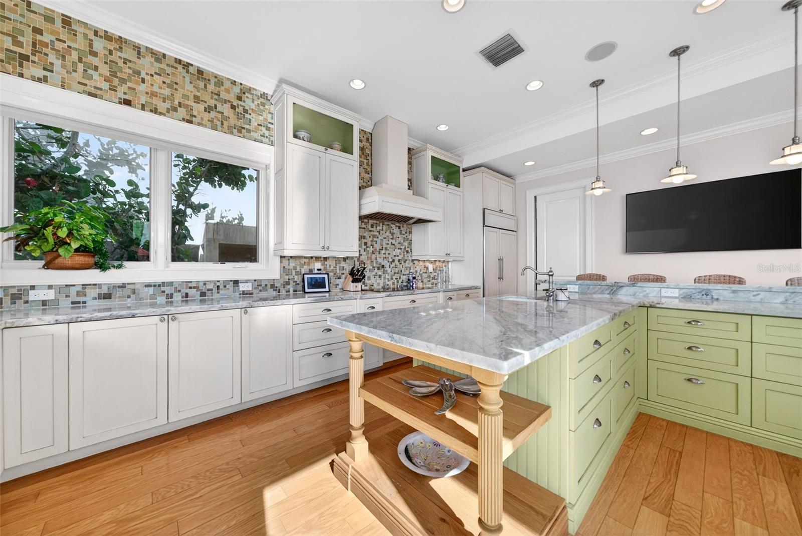 A4676052 Property Photo