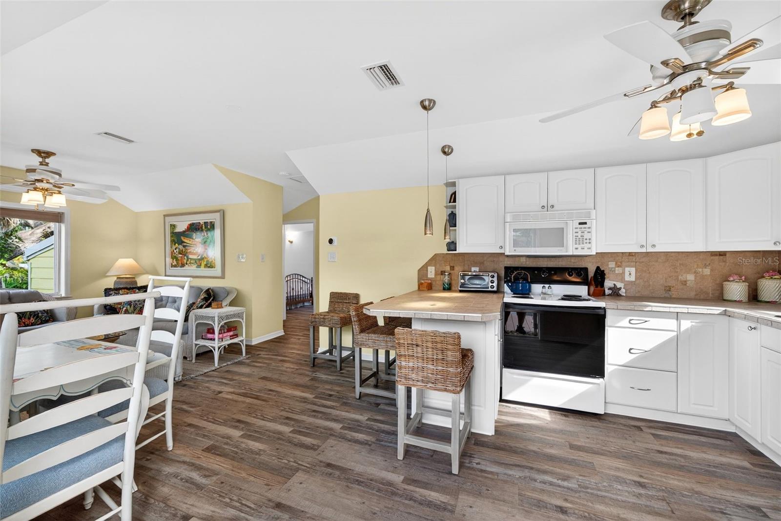 A4676052 Property Photo