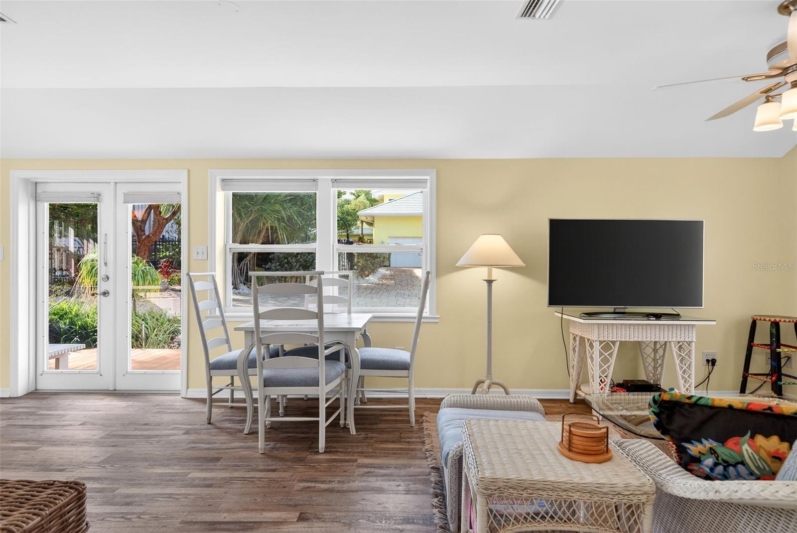 A4676052 Property Photo