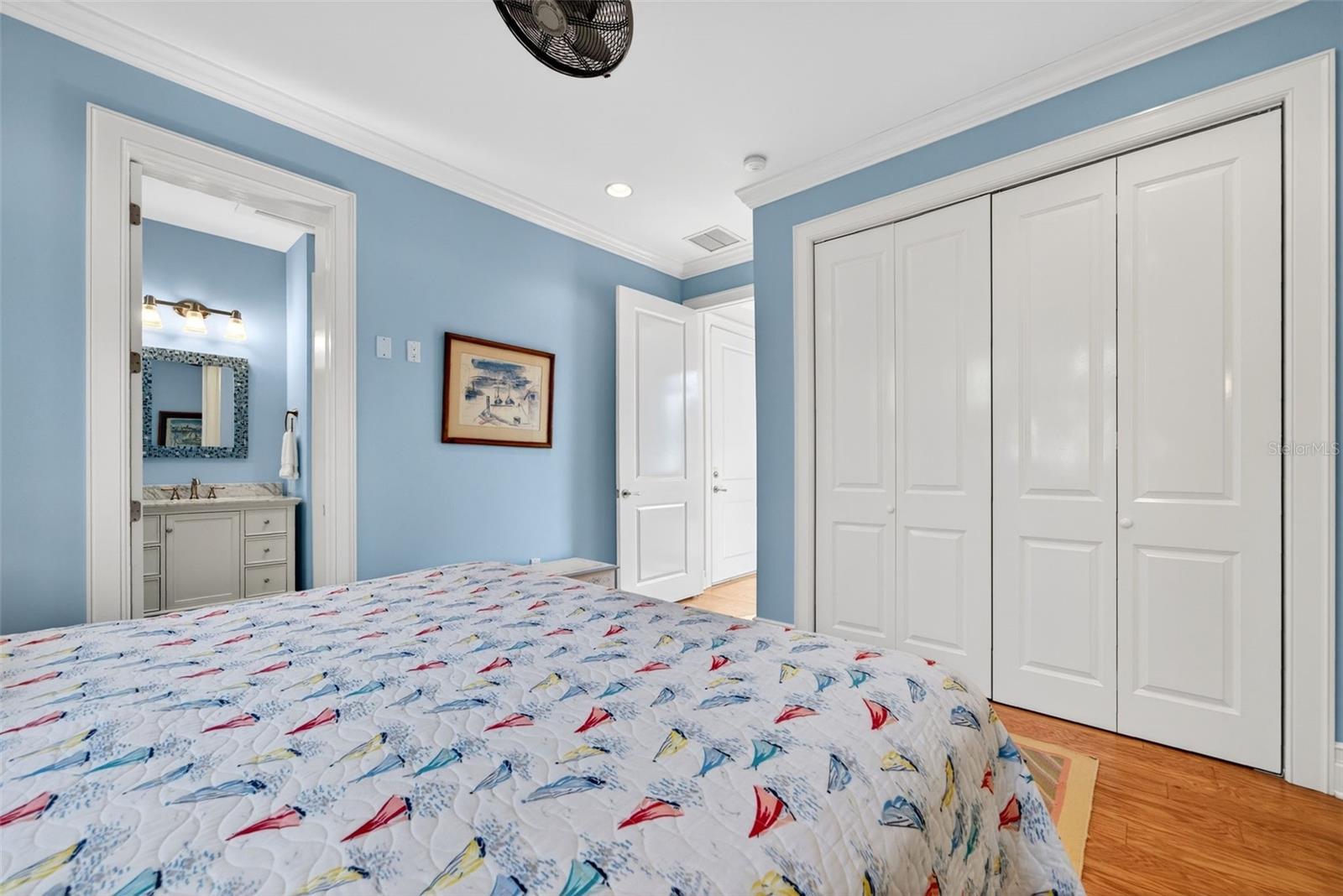 A4676052 Property Photo