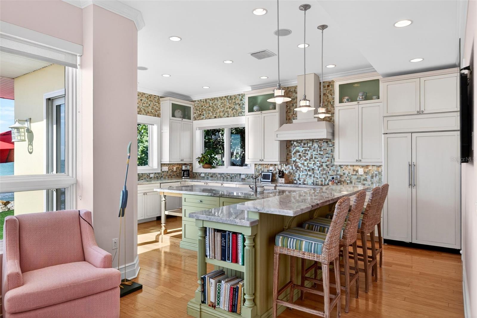 A4676052 Property Photo