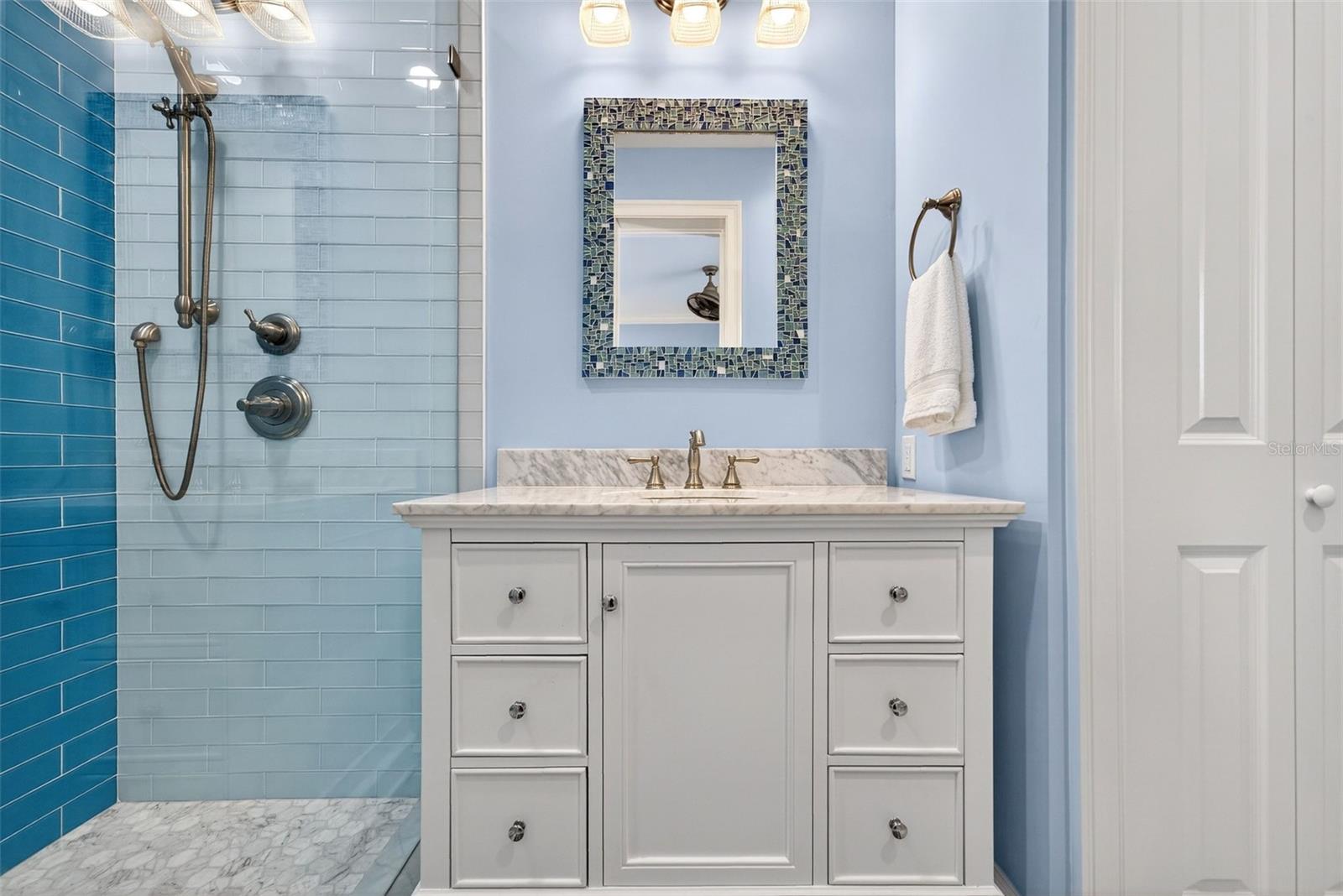 A4676052 Property Photo