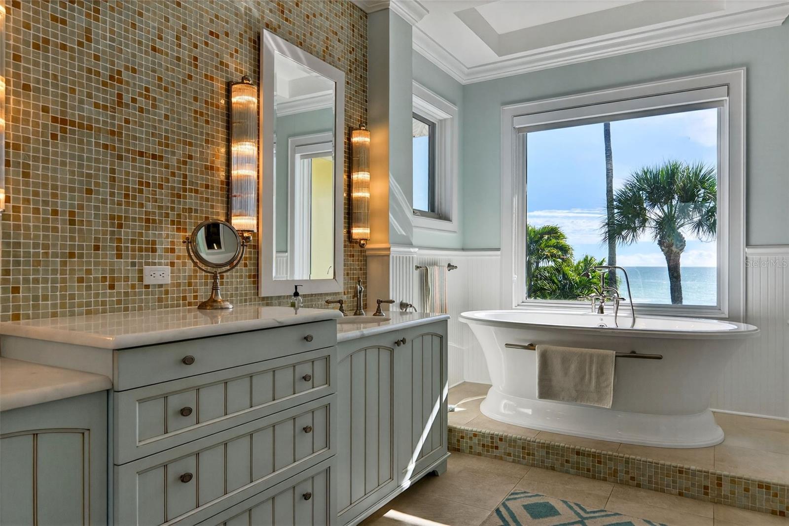 A4676052 Property Photo